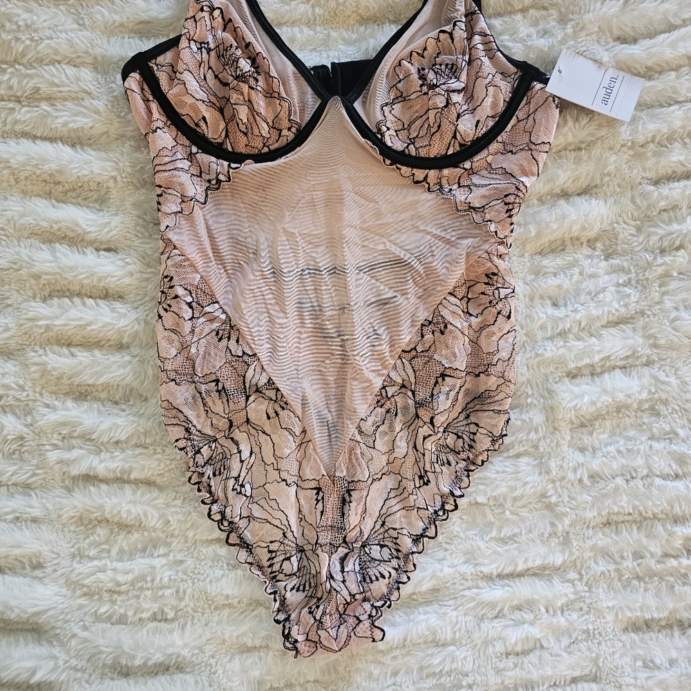 Auden Pink and Black Lace Chemise - Picture 3 of 8